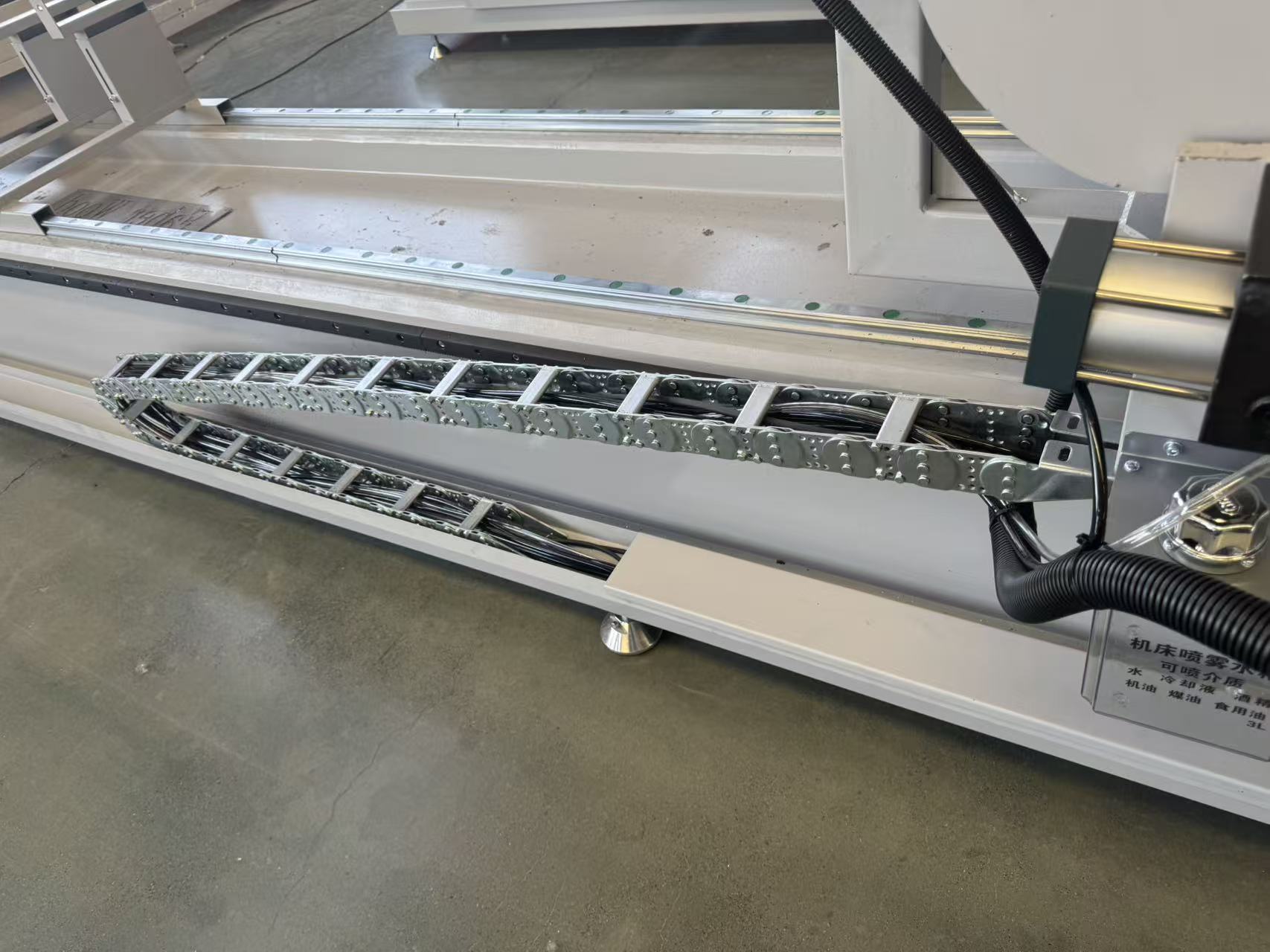 LBL specializes in manufacturing high‑precision door‑and‑window processing machinery