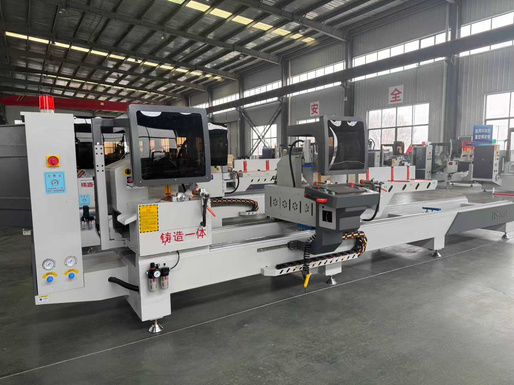 550 CNC internal swivel 45-degree and 90-degree precision saw